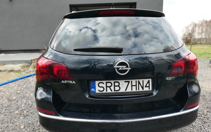 Opel Astra cena 26900 przebieg: 250000, rok produkcji 2014 z Nowe Miasto Lubawskie małe 254